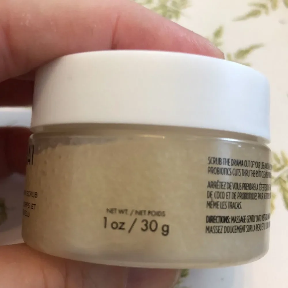 OUAI Scalp & Body Scrub size sample deluxe 30mg plus Ipsy drawstring bag